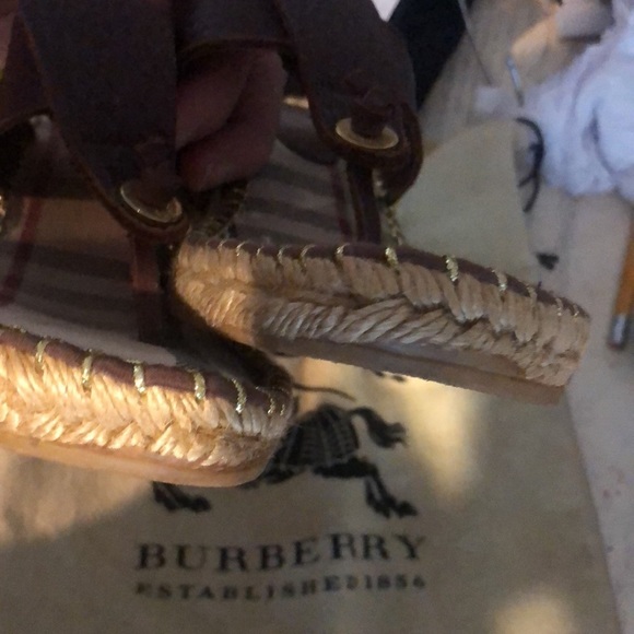 Burberry size 9 brown leather classic wedge heels - Picture 11 of 16